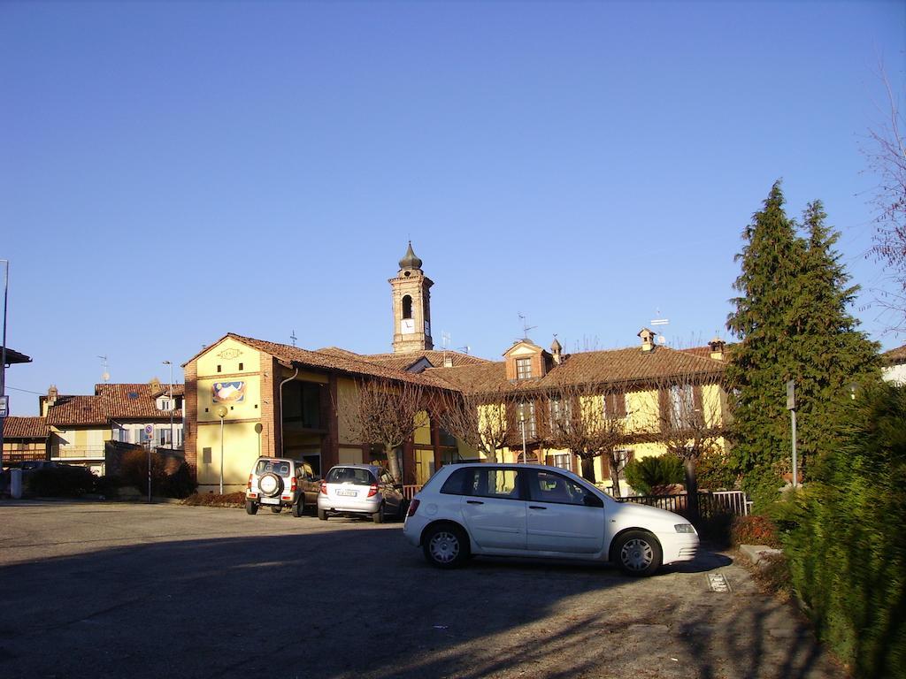 Al Centro Del Borgo Apartman Guarene Kültér fotó
