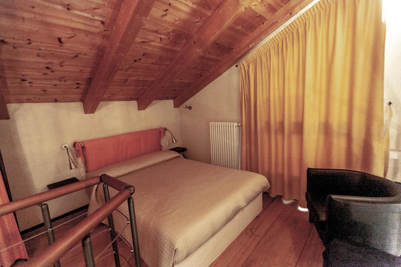 Al Centro Del Borgo Apartman Guarene Kültér fotó